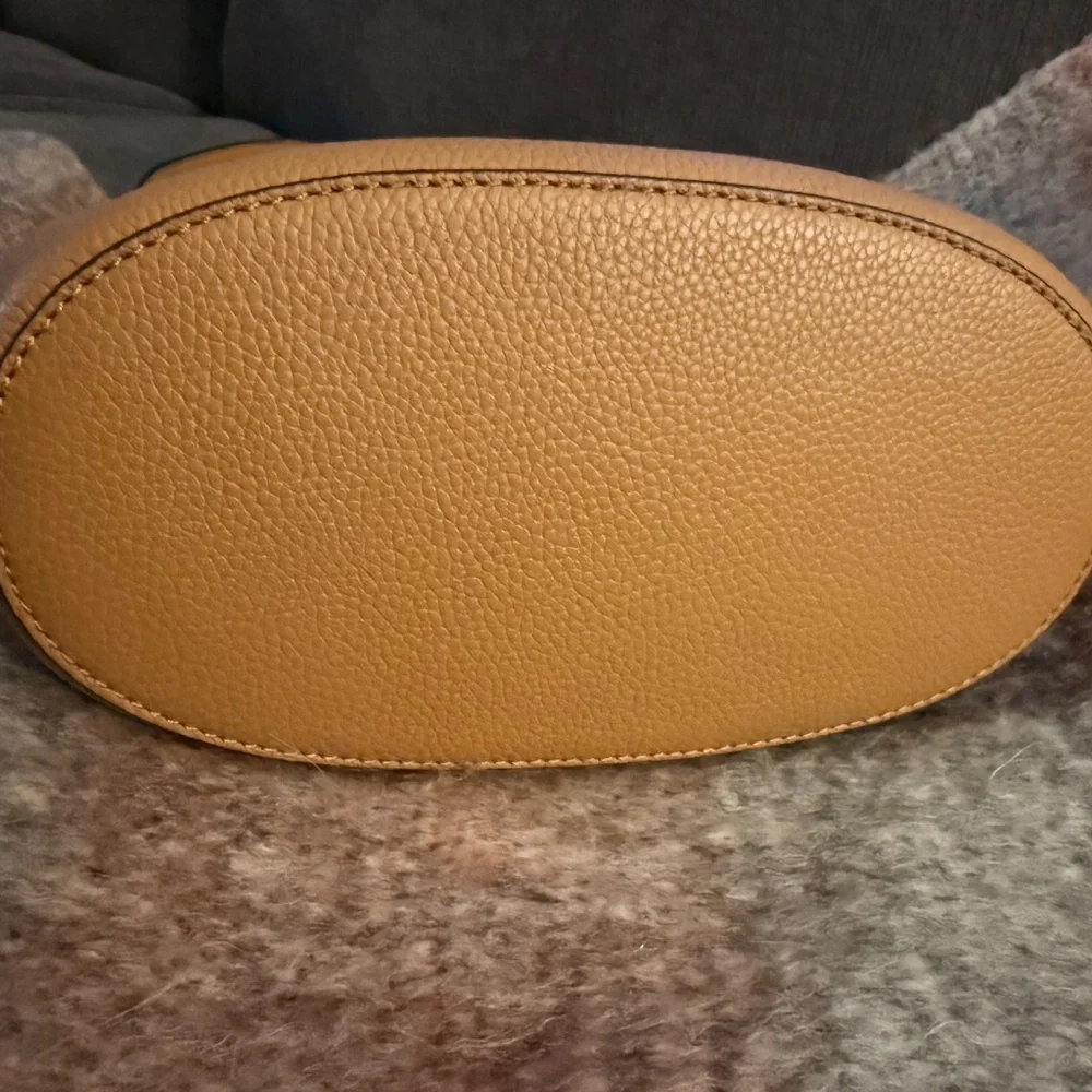 Tory Burch McGraw handbag - Picture 7 of 14